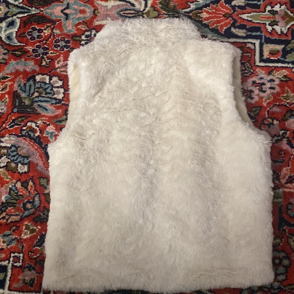Adorable widgeon vest size 4 worn once - Picture 4 of 4